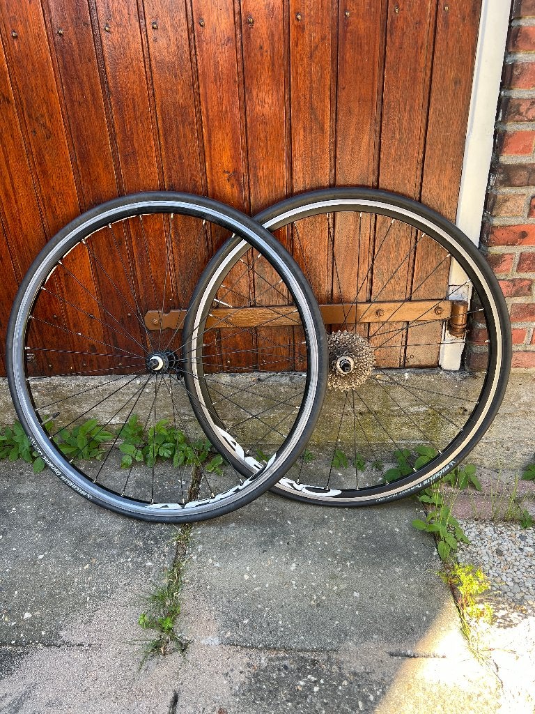 Set Aero racefiets wielen, Fietsen en Brommers, Fietsen | Racefietsen, Gebruikt, Velgrem, Aluminium, 57 tot 61 cm