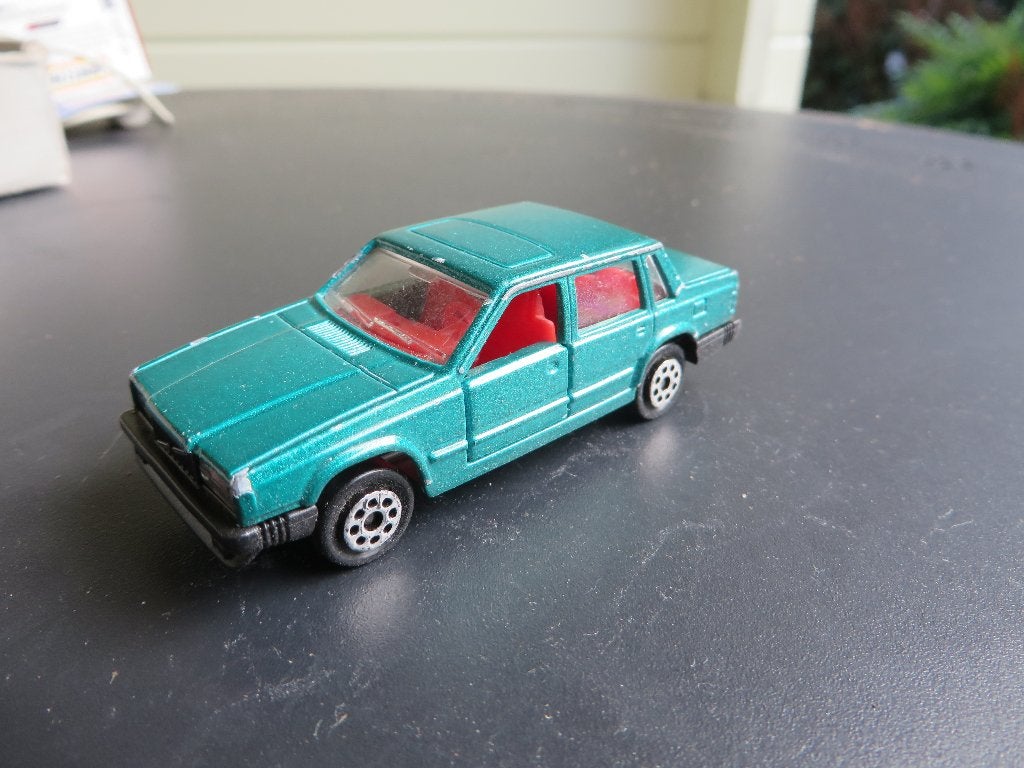 Majorette Volvo 760 GLE GROEN, Hobby en Vrije tijd, Modelauto's | Overige schalen, Ophalen of Verzenden, Gebruikt, Auto