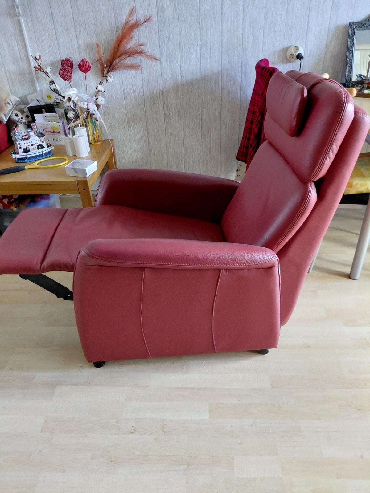 Foto 4 van Prominent Relaxfauteuil - Rood Leer met Afstandsbediening