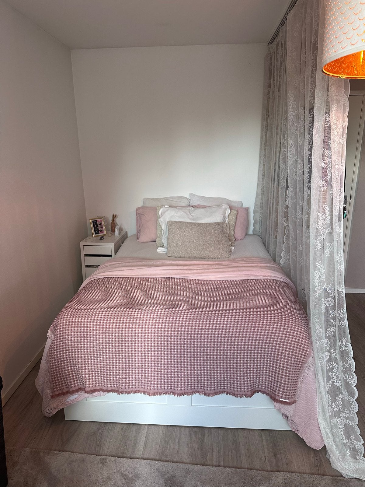 IKEA BRIMNES Bedframe met opberglades, 140x200 cm, Ophalen, Gebruikt, Wit, Tweepersoons