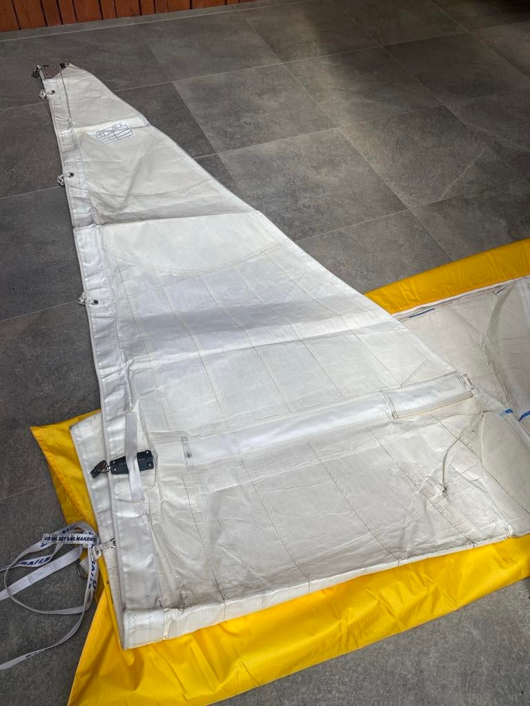 Grootzeil UK-De Vries Sails 37,8m2, Watersport en Boten, 6 meter of meer, Gebruikt, Grootzeil, Ophalen