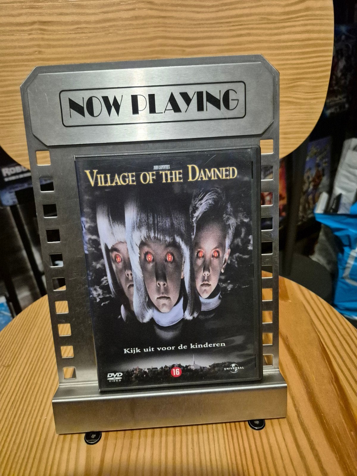 Village of the Damned DVD - NL ondertiteld, Cd's en Dvd's, Dvd's | Overige Dvd's, Ophalen of Verzenden