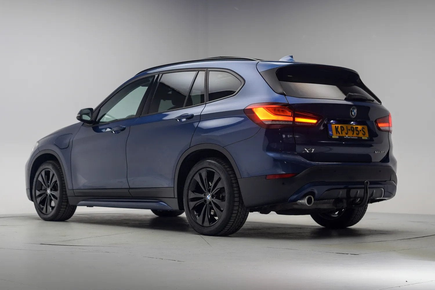 BMW X1 xDrive25e High Executive Sport Aut. [ Panorama Trekha, Auto's, 125 pk, Gebruikt, 750 kg, Blauw