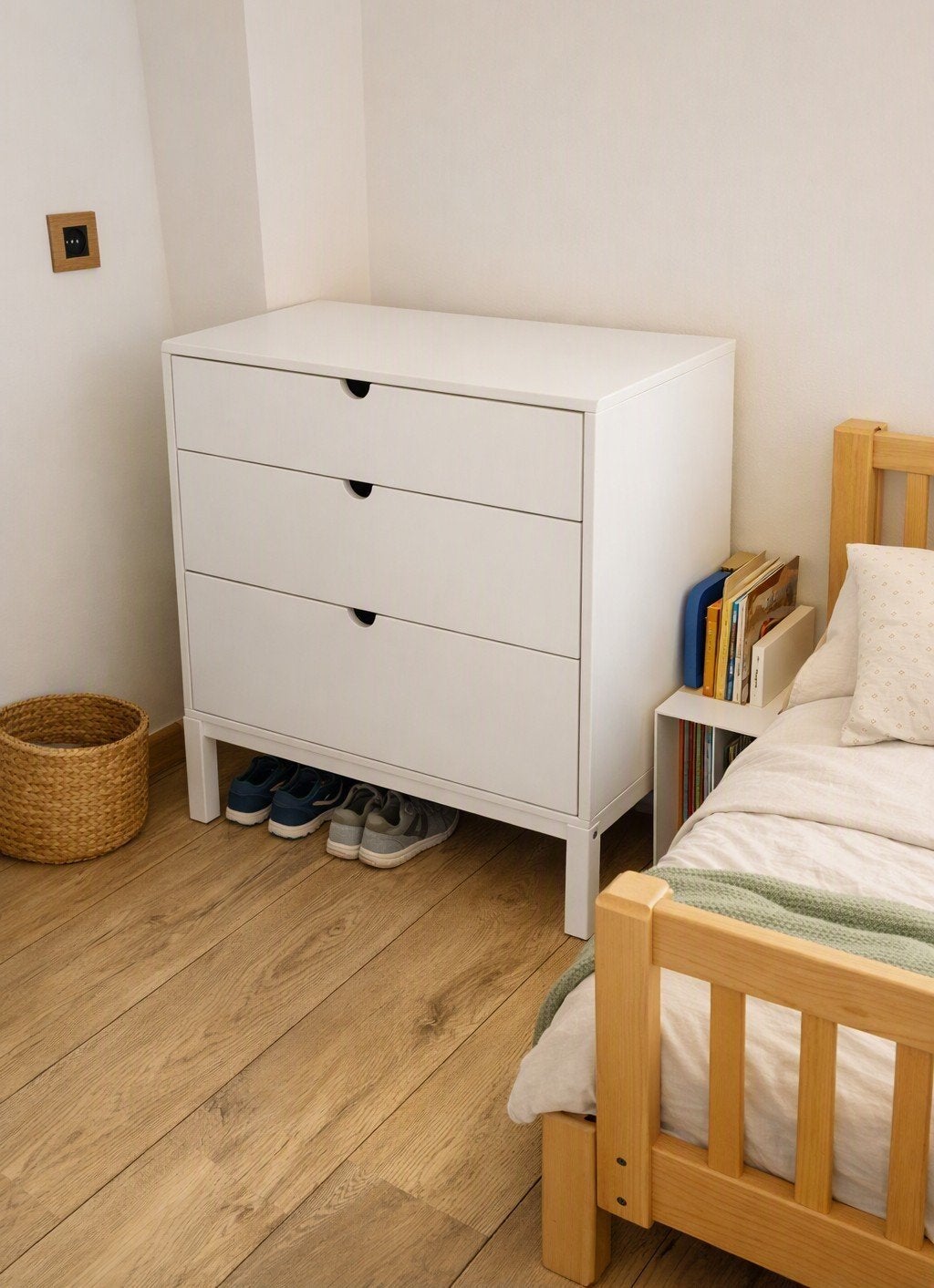 Stokke Home Ladekast Wit - Perfect voor Baby/Kinderkamer, Kinderen en Baby's, Zo goed als nieuw, Minder dan 50 cm, Ophalen, Minder dan 90 cm