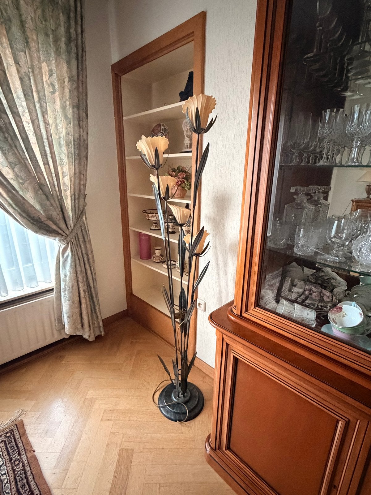 Art nouveau vloerlamp met bloemvormige kappen, Ophalen