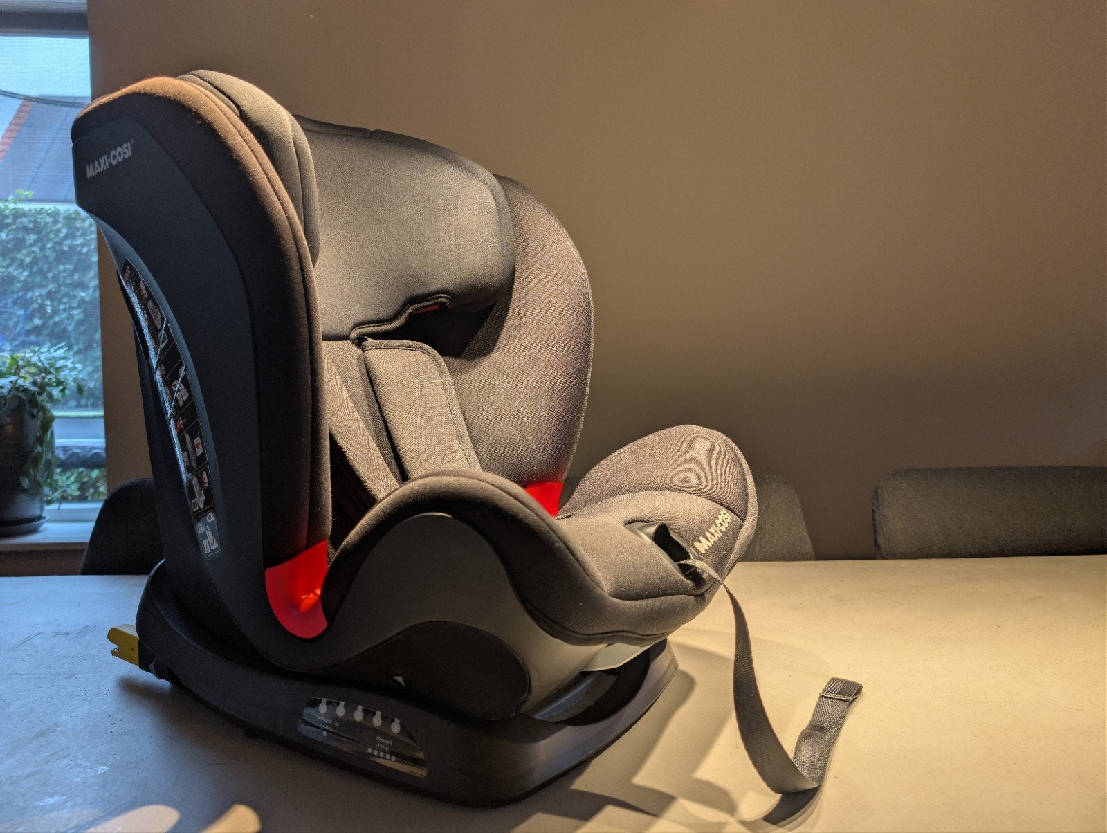 Maxi-Cosi Titan Basic Black autostoel (9-36 kg), Kinderen en Baby's, Ophalen, Verstelbare rugleuning, Gebruikt, 9 t/m 36 kg