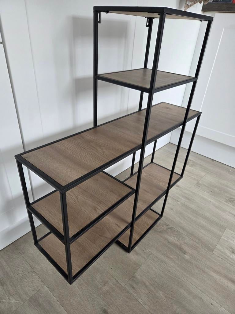Vakkenkast om op te hangen., Ophalen, Zo goed als nieuw