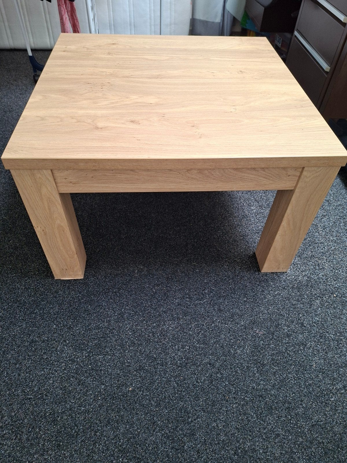 stevige bijzet tafel van eikenhout, Ophalen, 50 tot 100 cm, 50 tot 100 cm, Eikenhout