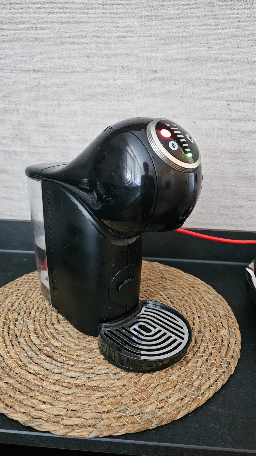 Nescafé Dolce Gusto Genio S Plus met ontkalker, Witgoed en Apparatuur, Verzenden, Zo goed als nieuw, Koffiemachine, Koffiepads en cups