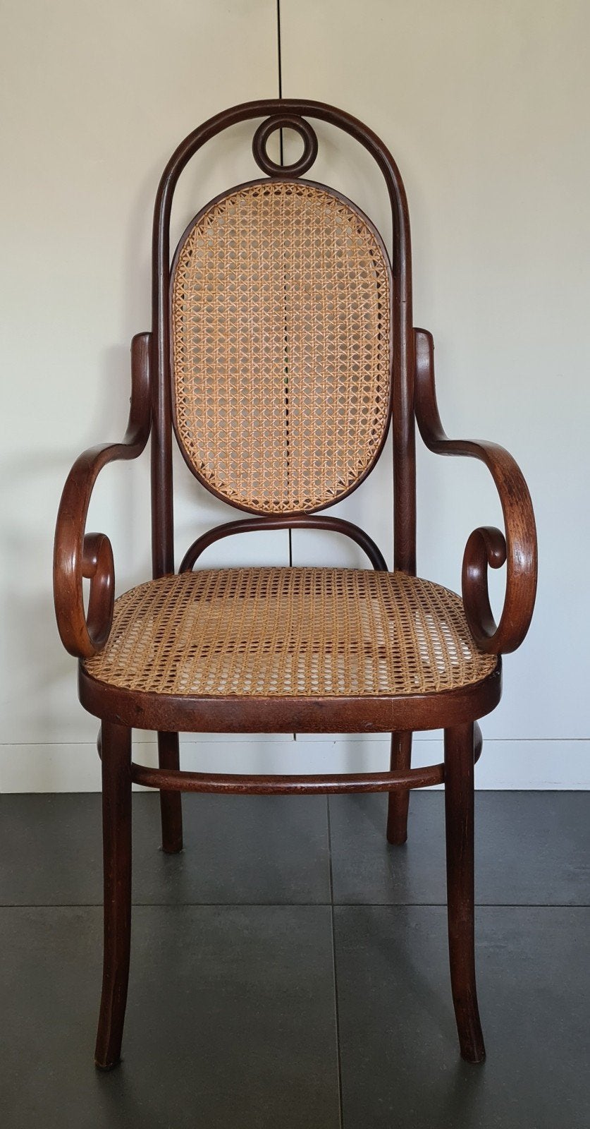 Thonet model 207 Rf stoel met armleuningen, Antiek en Kunst, Ophalen