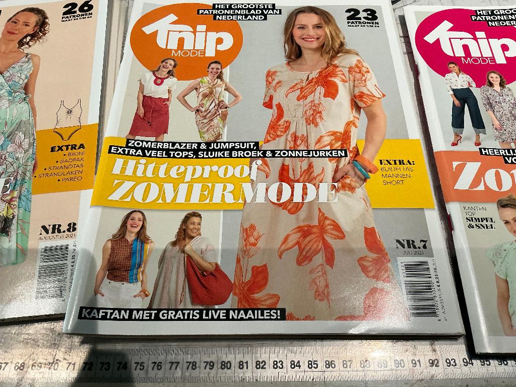 Knipmode 2021 en 2020, Hobby en Vrije tijd, Kledingpatronen, Ophalen of Verzenden, Zo goed als nieuw, Vrouw, Knipmode
