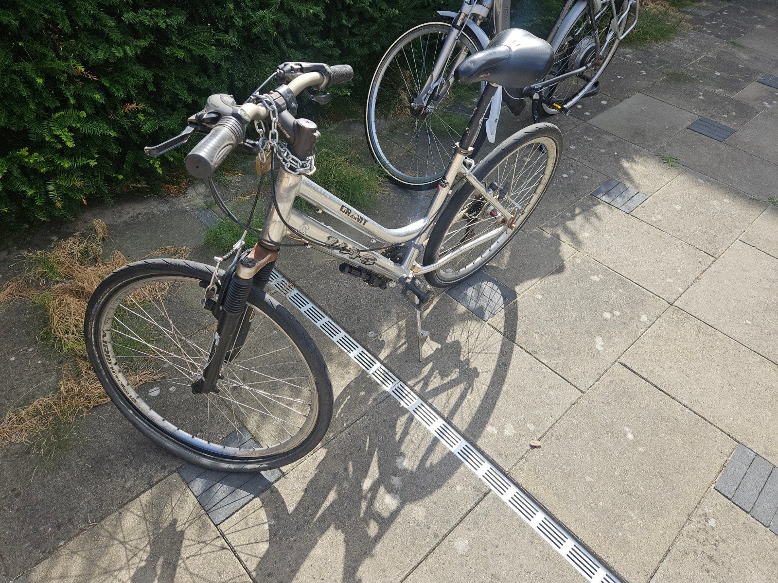 2 fietsen voor lage prijs. Lekke banden., Fietsen en Brommers, Ophalen, Gebruikt, Overige merken