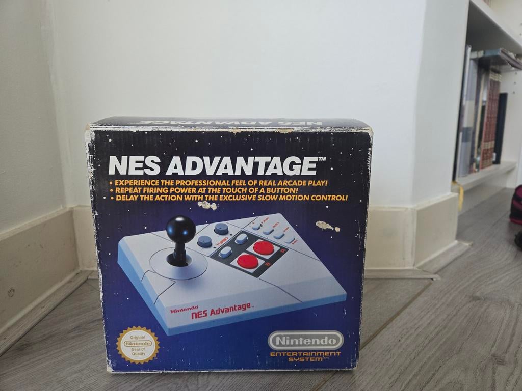 Nintendo ES Advantage Arcade Stick + Doos, Spelcomputers en Games, Games | Nintendo NES, Gebruikt, 1 speler, Vanaf 3 jaar, Ophalen of Verzenden