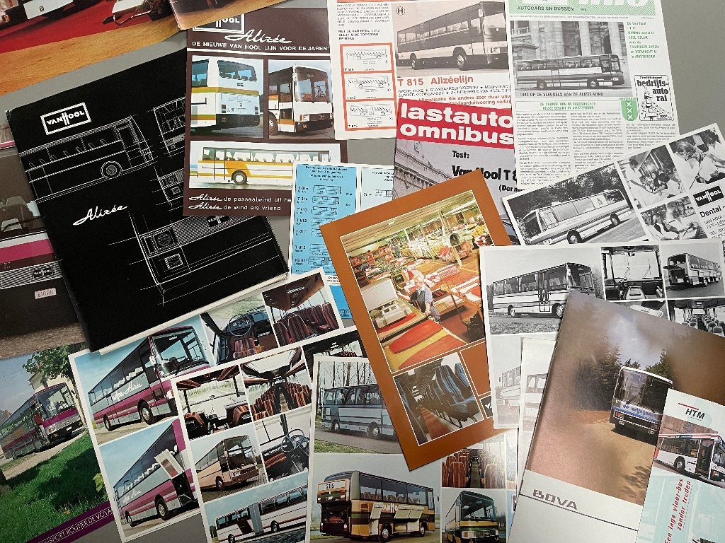 Set 15x Van Hool autobus folders + blauwdruk (jaren 1979/80), Ophalen of Verzenden, Zo goed als nieuw, Bus