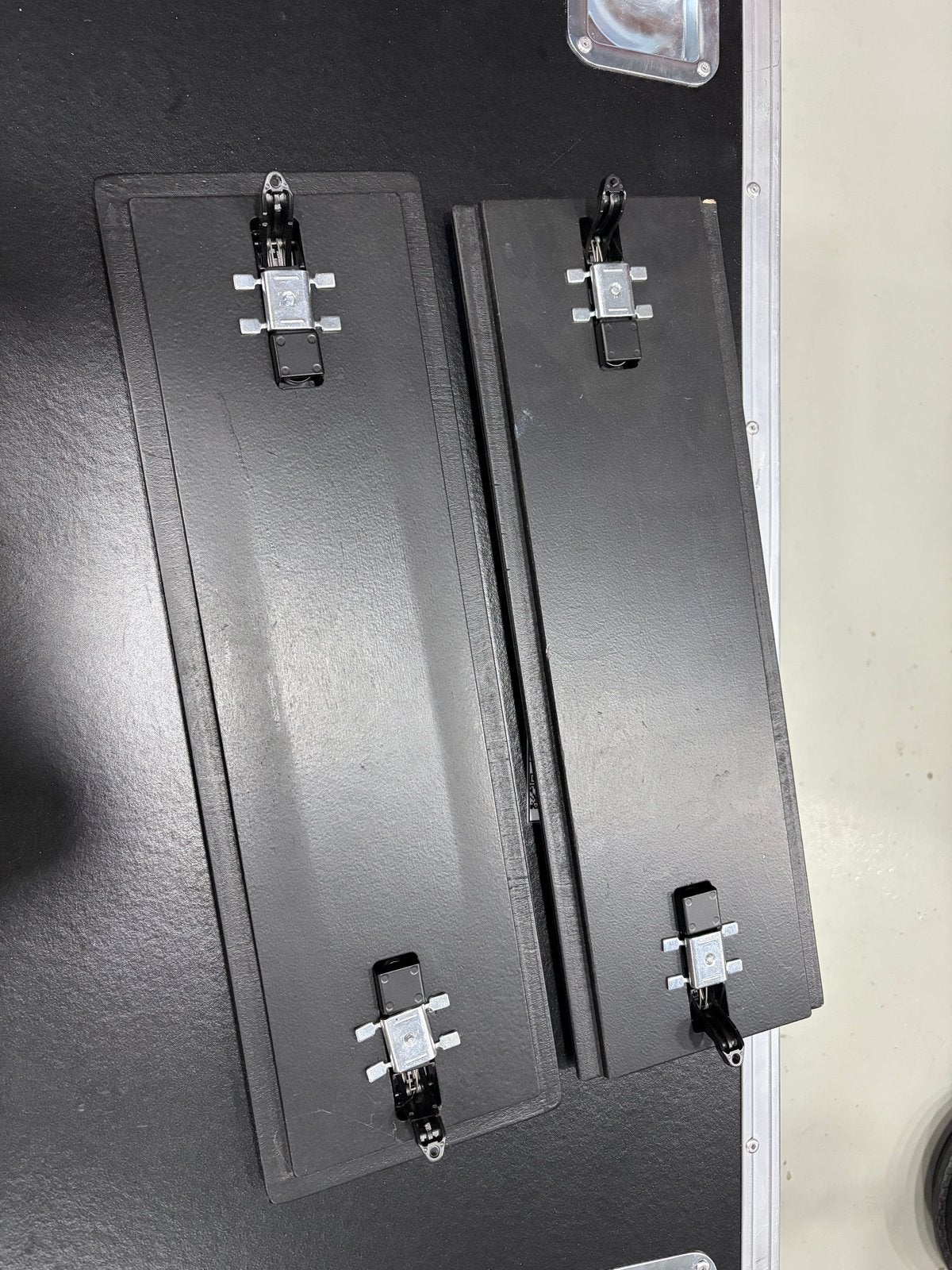 Thon Multiflex voor en achter deksels, Muziek en Instrumenten, Behuizingen en Koffers, Ophalen of Verzenden, Gebruikt, Overige instrumenten