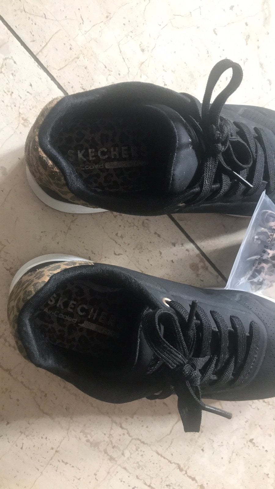 Te koop mooie skechers, Ophalen, Nieuw, Zwart, Sneakers of Gympen