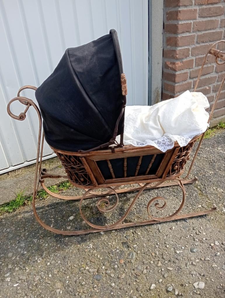 Oud poppenwagentje, Antiek en Kunst, Antiek | Speelgoed, Ophalen