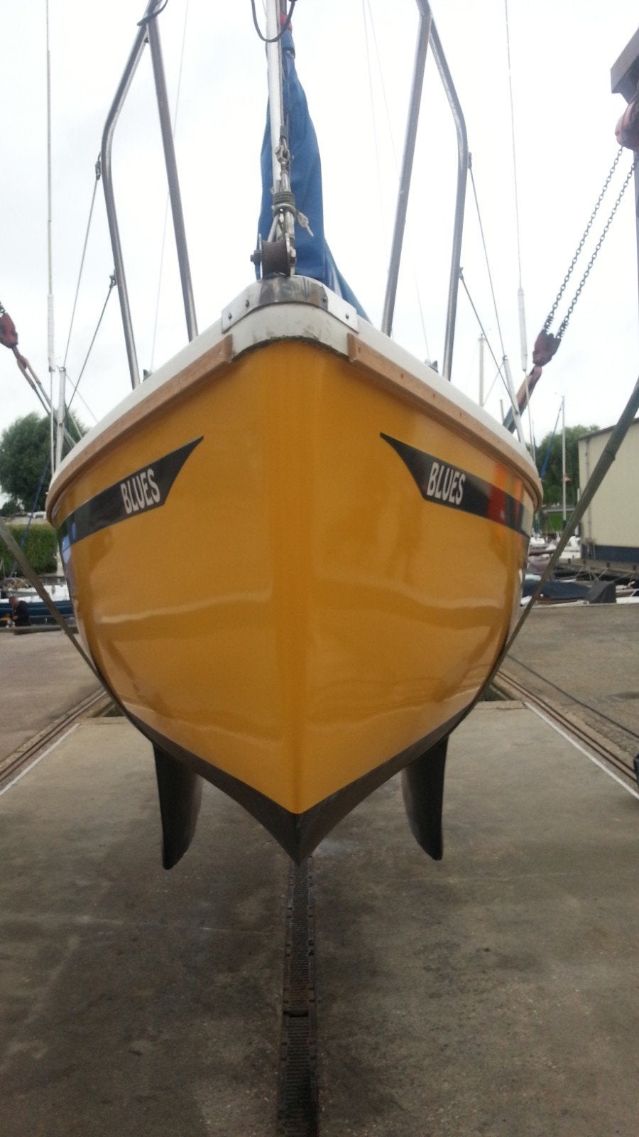 Te koop; Invader 22 kajuitzeilboot, Ophalen, Gebruikt, Buitenboordmotor, Polyester