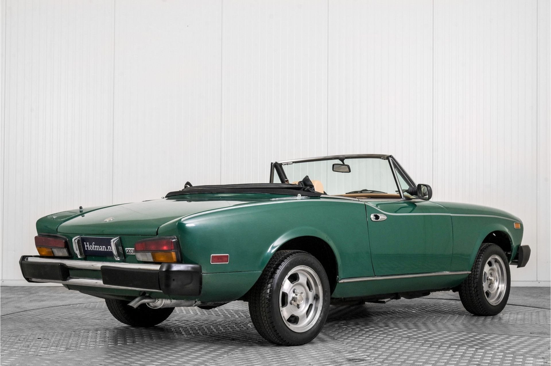 Fiat 124 Spider 2000 Automaat (bj 1979), Automaat, Achterwielaandrijving, 4 cilinders, Cabriolet
