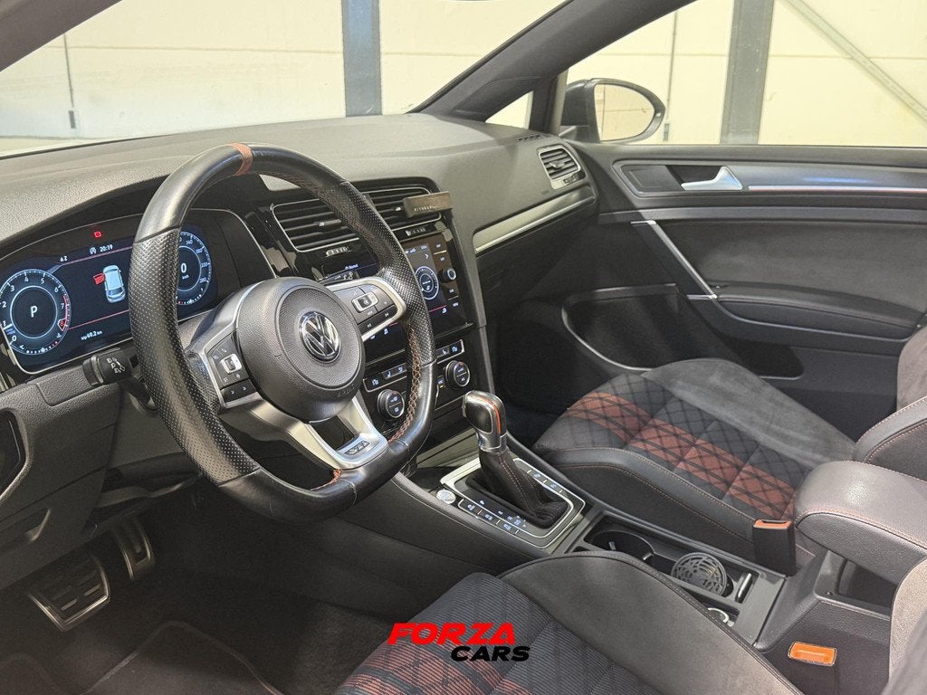 Volkswagen Golf 2.0 TSI GTI TCR PANO | CAMERA | ACC | KEYLES, Auto's, Volkswagen, 1330 kg, Gebruikt, 4 cilinders, 1984 cc