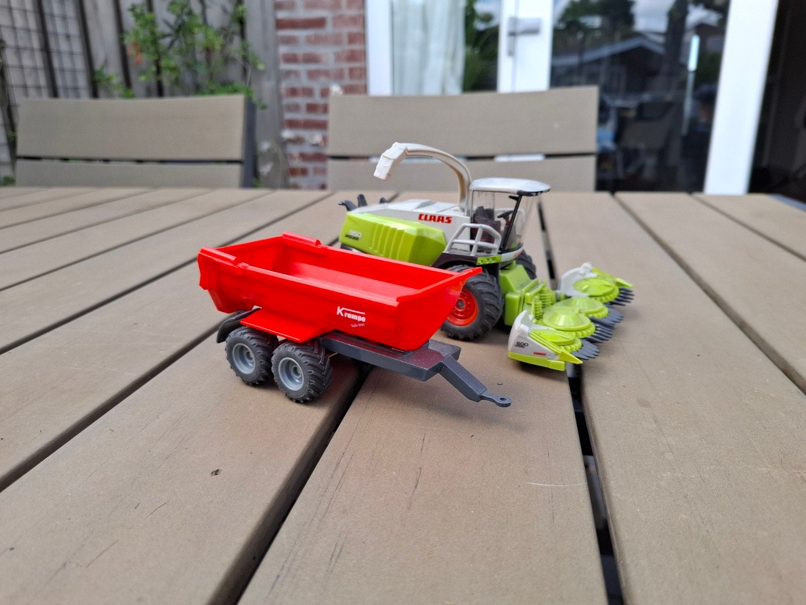 Siku Claas Jaguar met aanhanger (kleine schaal), Kinderen en Baby's, Speelgoed | Speelgoedvoertuigen, Ophalen, Gebruikt