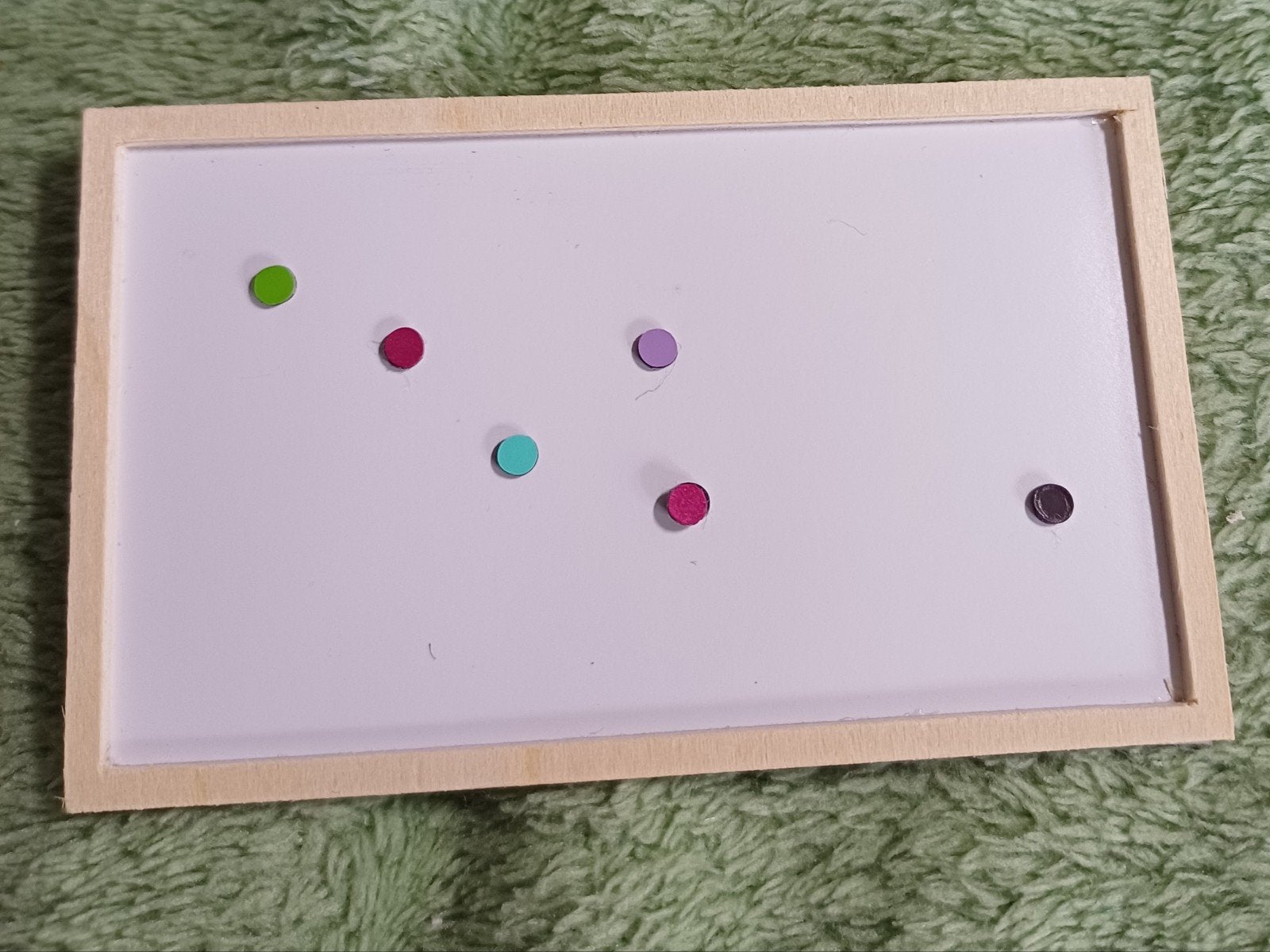 poppenhuis magneet bord, Verzamelen, Poppenhuizen en Toebehoren, Ophalen of Verzenden, Zo goed als nieuw, Poppenhuis