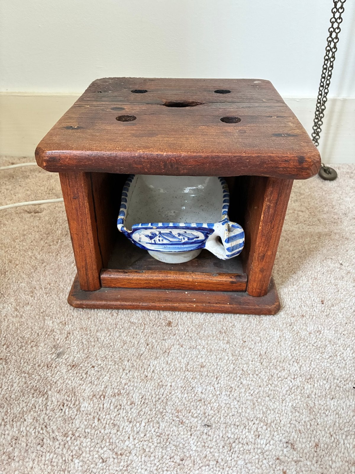 Antieke houten stoof met Delfts blauw kommetje, Antiek en Kunst, Ophalen