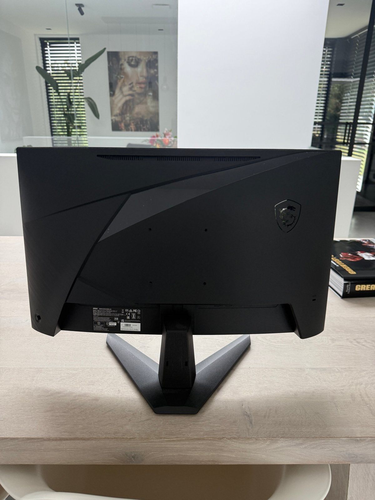 MSI MAG 245C X24 - 23.6 inch Full HD VA Monitor, Gaming, HDMI, 101 t/m 150 Hz, Curved