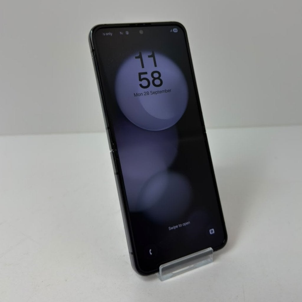 Foto 2 van Samsung Galaxy Z Flip 5 256GB Zwart | Nette staat