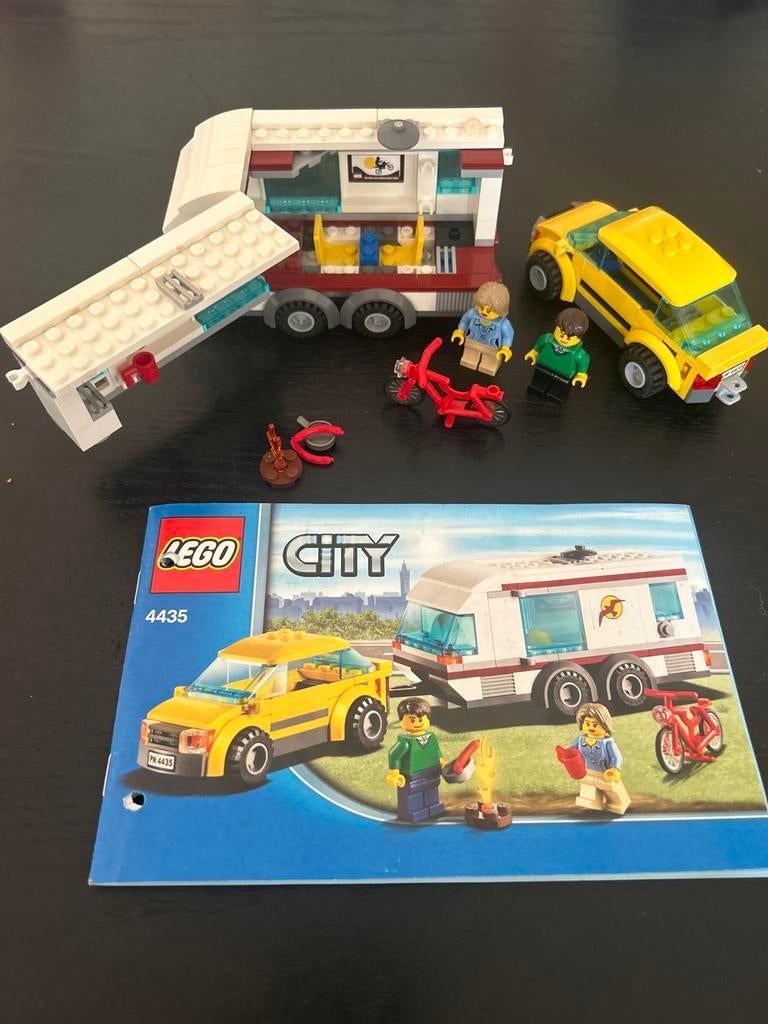 LEGO City 4435 Camper met auto en figuren, Lego, Ophalen of Verzenden, Compleet, Complete set