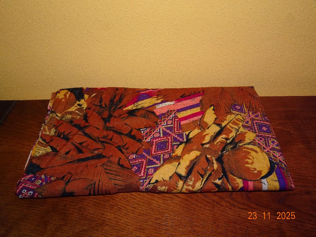 Lap katoenen batik stof (133 x 158 cm ), Hobby en Vrije tijd, Bruin, 120 cm of meer, Nieuw, Ophalen of Verzenden