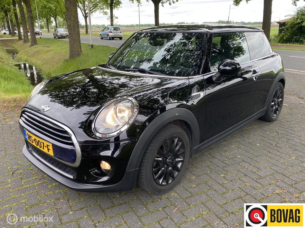 Mini cooper 1.5 Pepper I Cruise control I Sportvelgen I Airc, Auto's, Mini, Voorwielaandrijving, Gebruikt, Met garantie (alle)