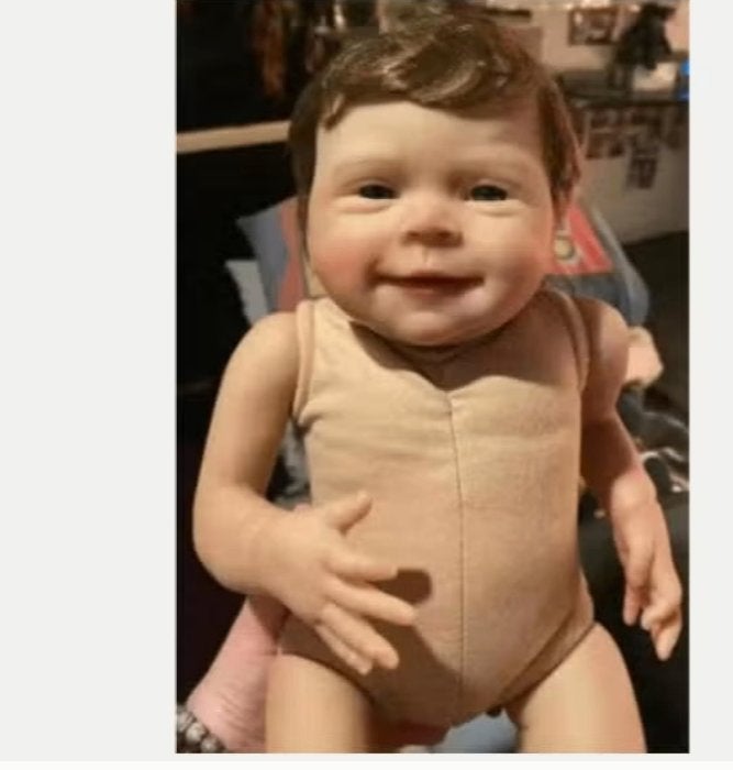 Realistische baby pop levensecht Sebastian bruin (49cm), Verzamelen, Ophalen of Verzenden, Nieuw, Pop