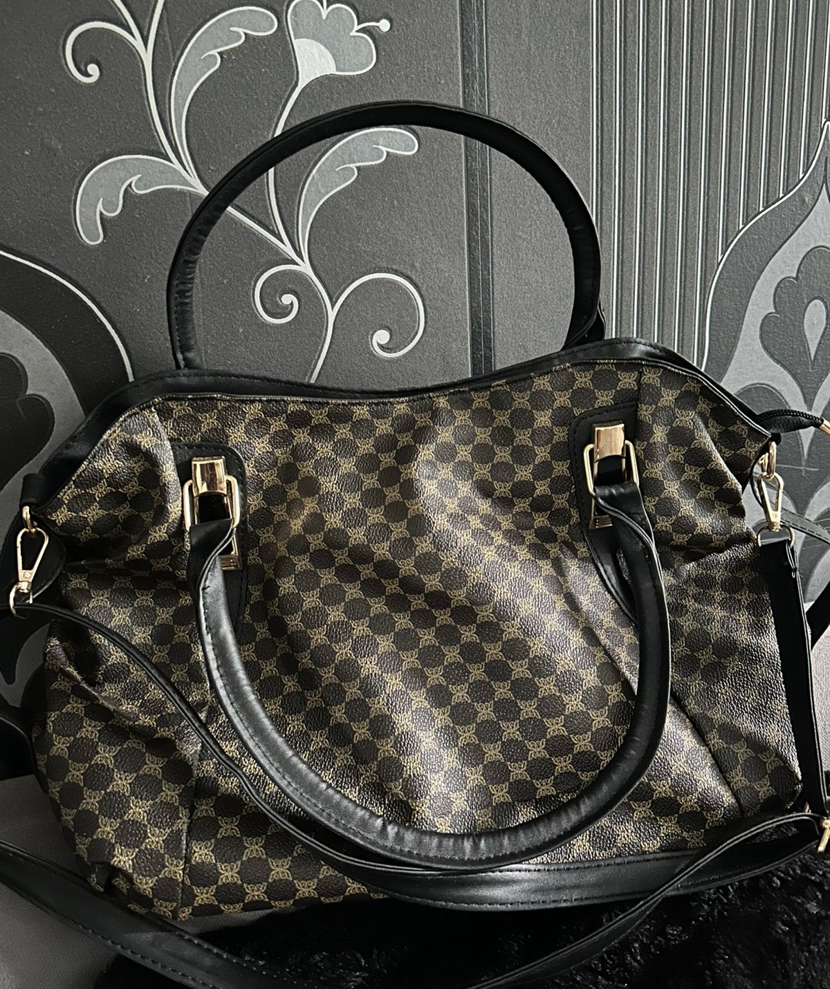 Nieuw mooie ruime schoudertas Louis Vuitton style, Sieraden, Tassen en Uiterlijk, Tassen | Damestassen, Ophalen of Verzenden, Nieuw