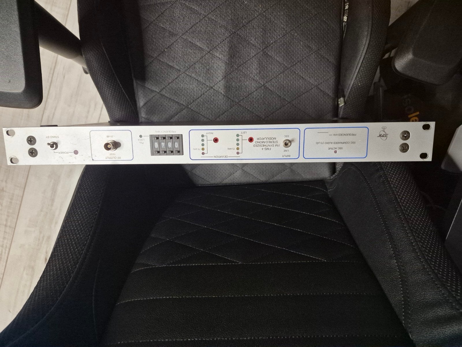Stereo FM Modulator Zender 3 en 3,5mtr, Ophalen of Verzenden, Zo goed als nieuw, Zender