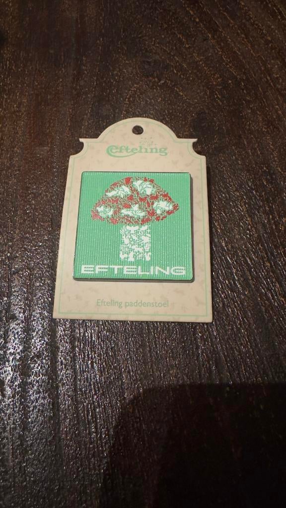 Efteling paddenstoel pin, Ophalen of Verzenden, Nieuw, Button of Speldje