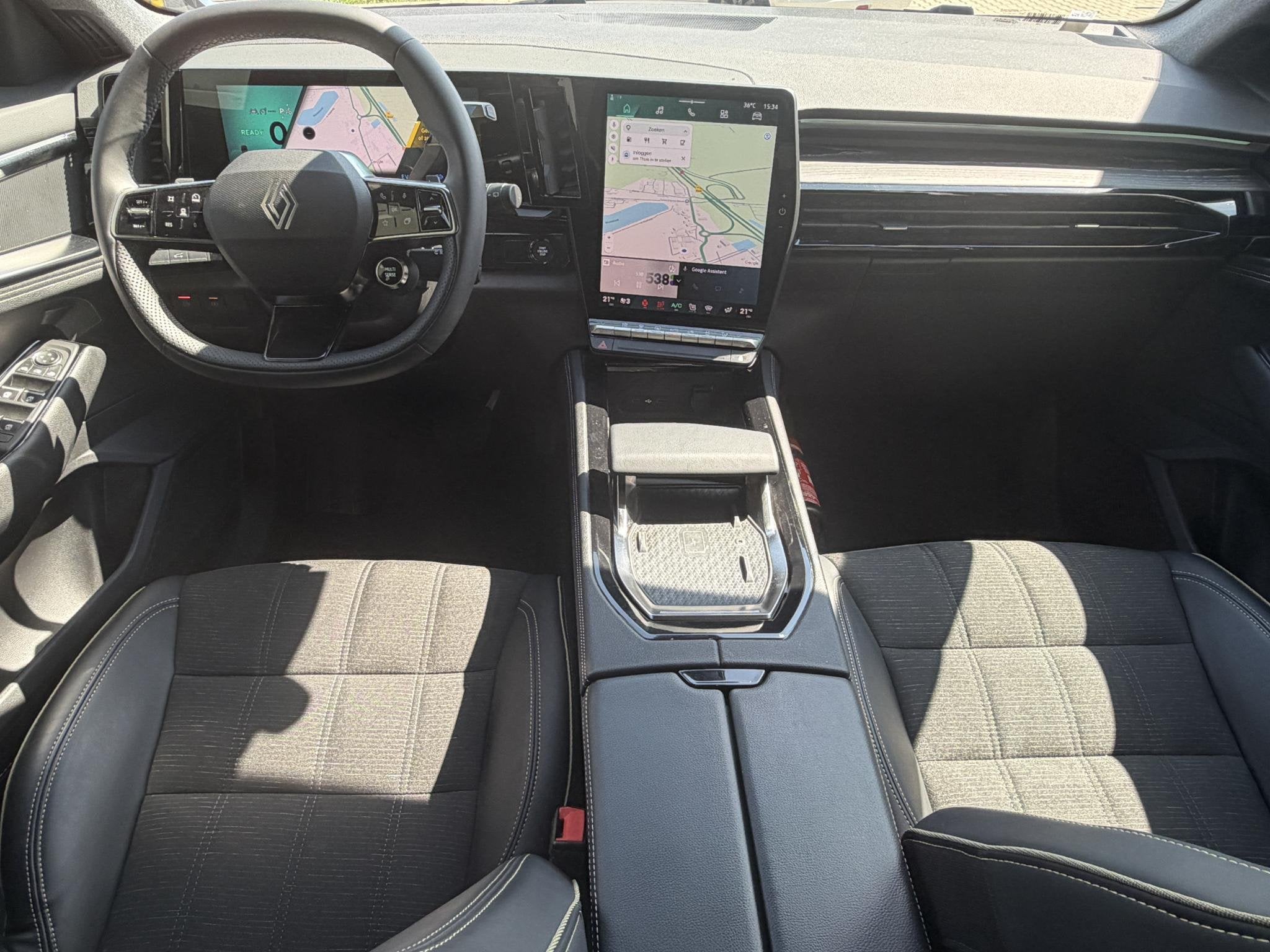 Renault Austral E-Tech Full hybrid 200 Iconic / Adaptive Cru, Dealer onderhouden, Stof, Gebruikt, 2 kWh