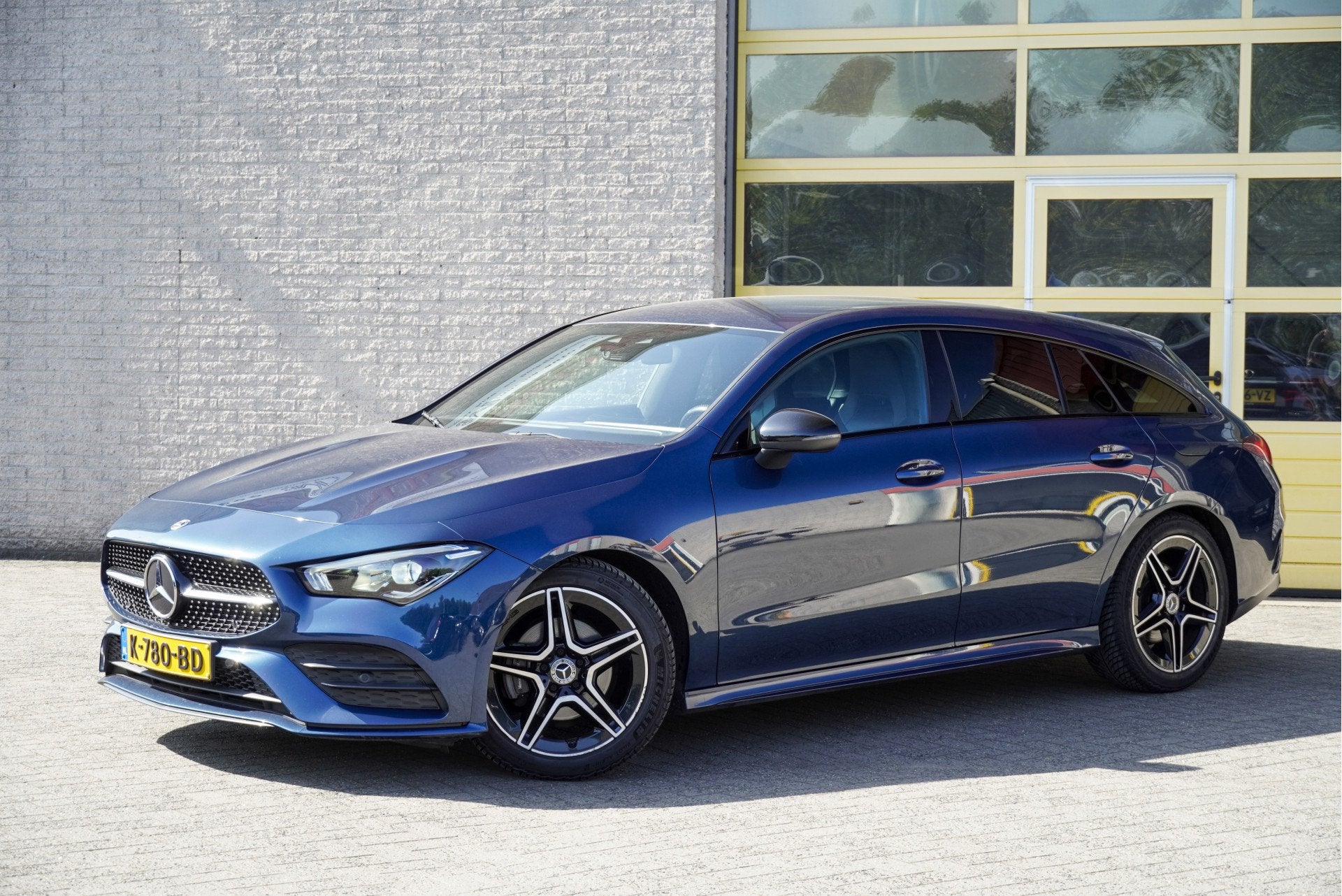 Mercedes-Benz CLA Shooting Brake 180 Automaat! AMG Business, 136 pk, Gebruikt, 4 cilinders, Blauw