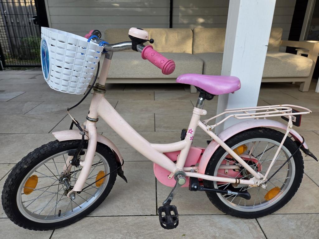 Roze meisjesfiets met Frozen mandje - 16 inch, Ophalen, Gebruikt, Velgrem, 16 tot 20 inch