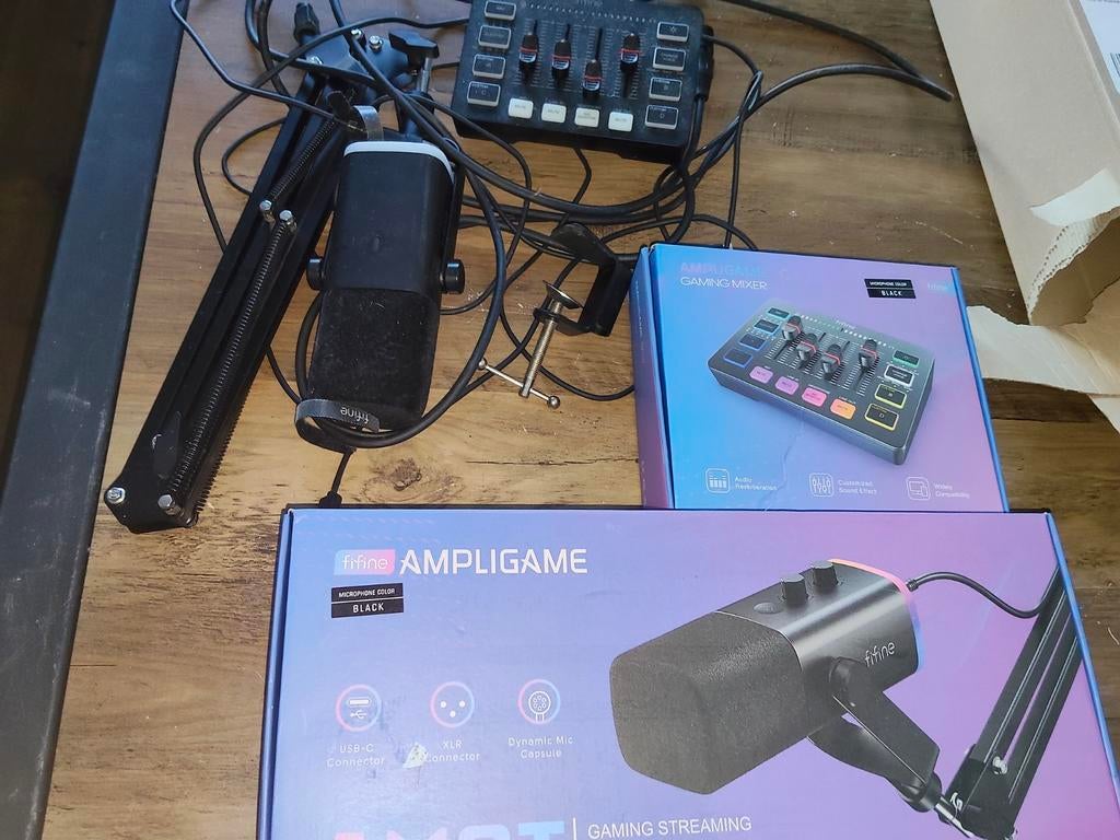 Fifine Microfoon met mengpaneel en standaard, Muziek en Instrumenten, Microfoons, Ophalen, Zo goed als nieuw, Studiomicrofoon