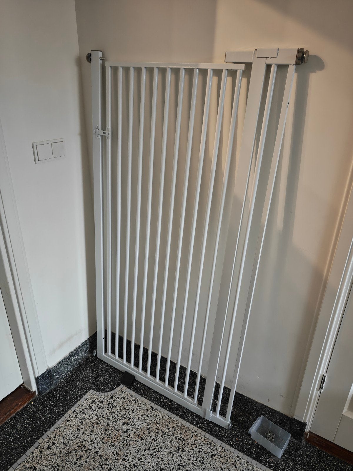 Huisdierenhekje 150x83cm - verstelbaar, Ophalen, Zo goed als nieuw, Metaal of IJzer, 115 cm of meer