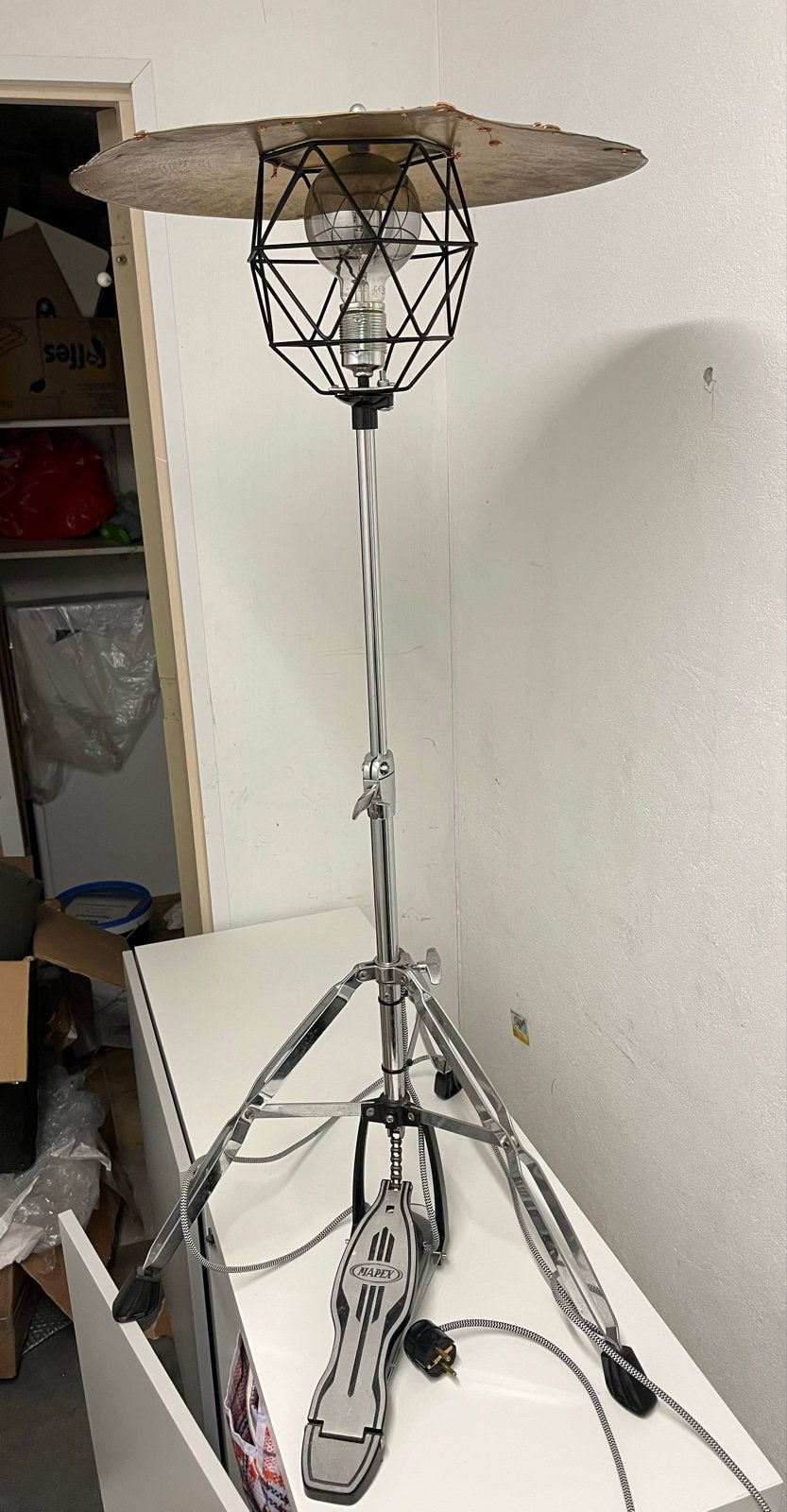Unieke vloerlamp Hihat Mapex drumstel Crash Bekken Pedaal, Zo goed als nieuw, Metaal, E27 (groot), Ophalen of Verzenden