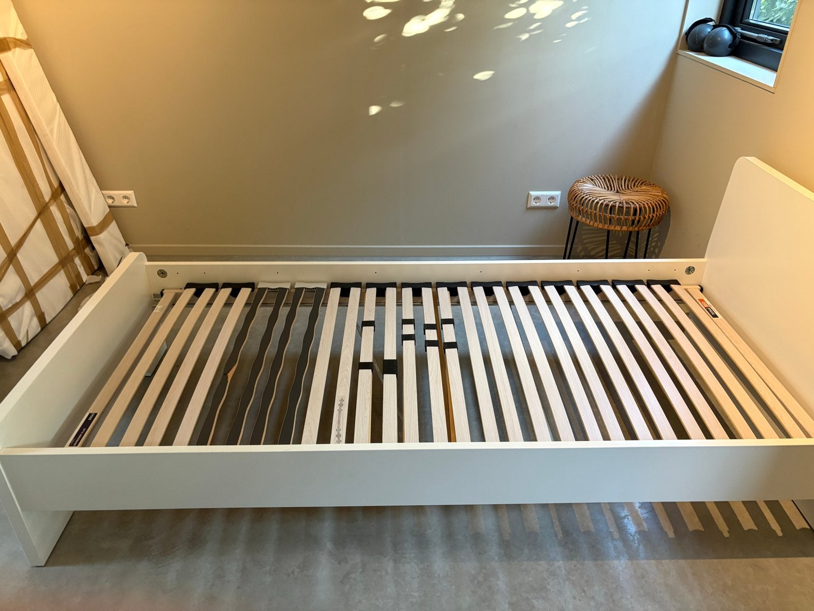 IKEA ASKVOLL Eenpersoonsbed (90x200 cm) met lattenbodem, Ophalen, Gebruikt, 90 cm, Eenpersoons