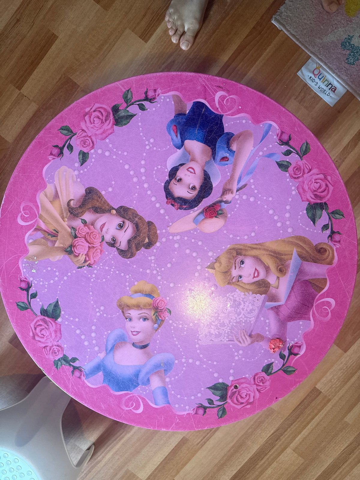 GRATIS- Disney Prinsessen Tafel met Cars Krukje, Kinderen en Baby's, Kinderkamer | Tafels en Stoelen, Gebruikt, Tafel(s) en Stoel(en)