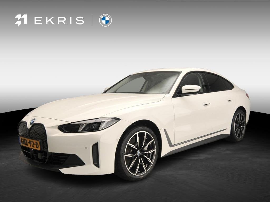 BMW i4 Gran Coupé eDrive35 | LED | Navigatie | Active cruis, Auto's, BMW, Automatische klimaatregeling, Gebruikt, Zwart, Met garantie (alle)
