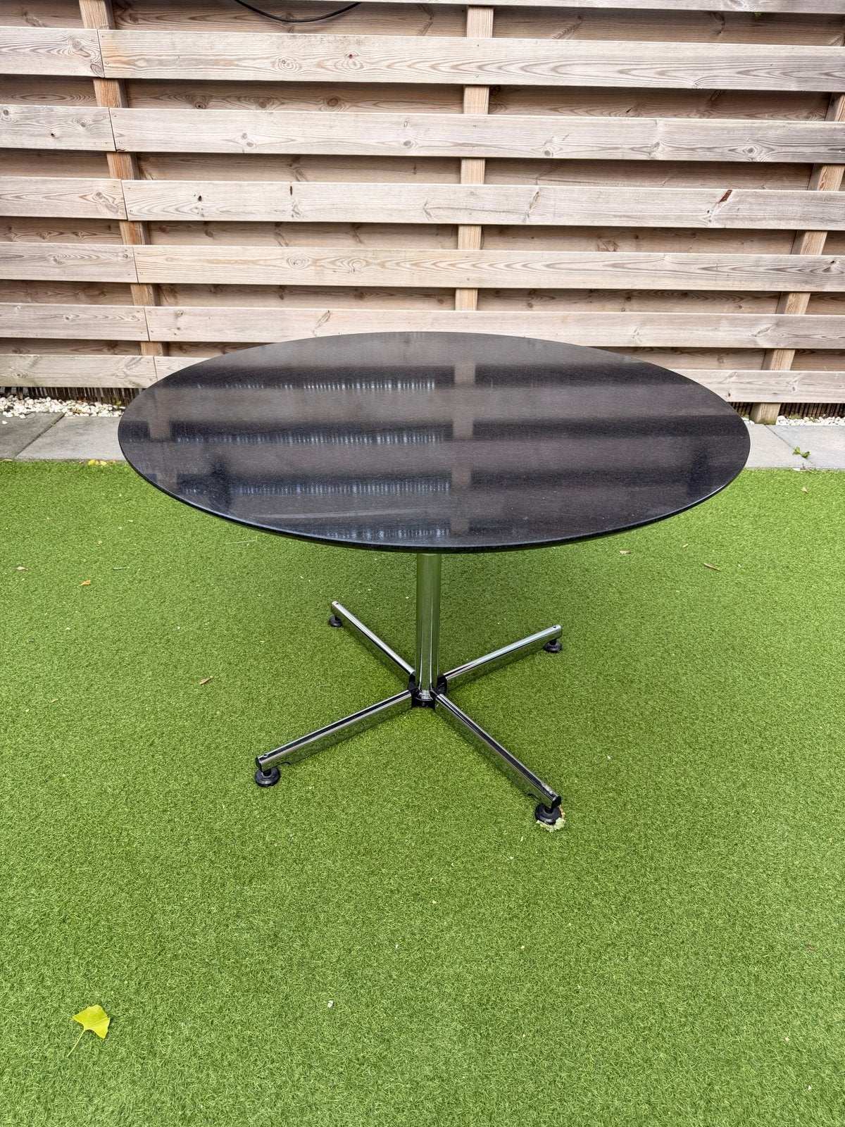 USM Kitos Design Tafel - Zwart rond graniet/Chroom, Ophalen, Overige materialen, Design, Rond