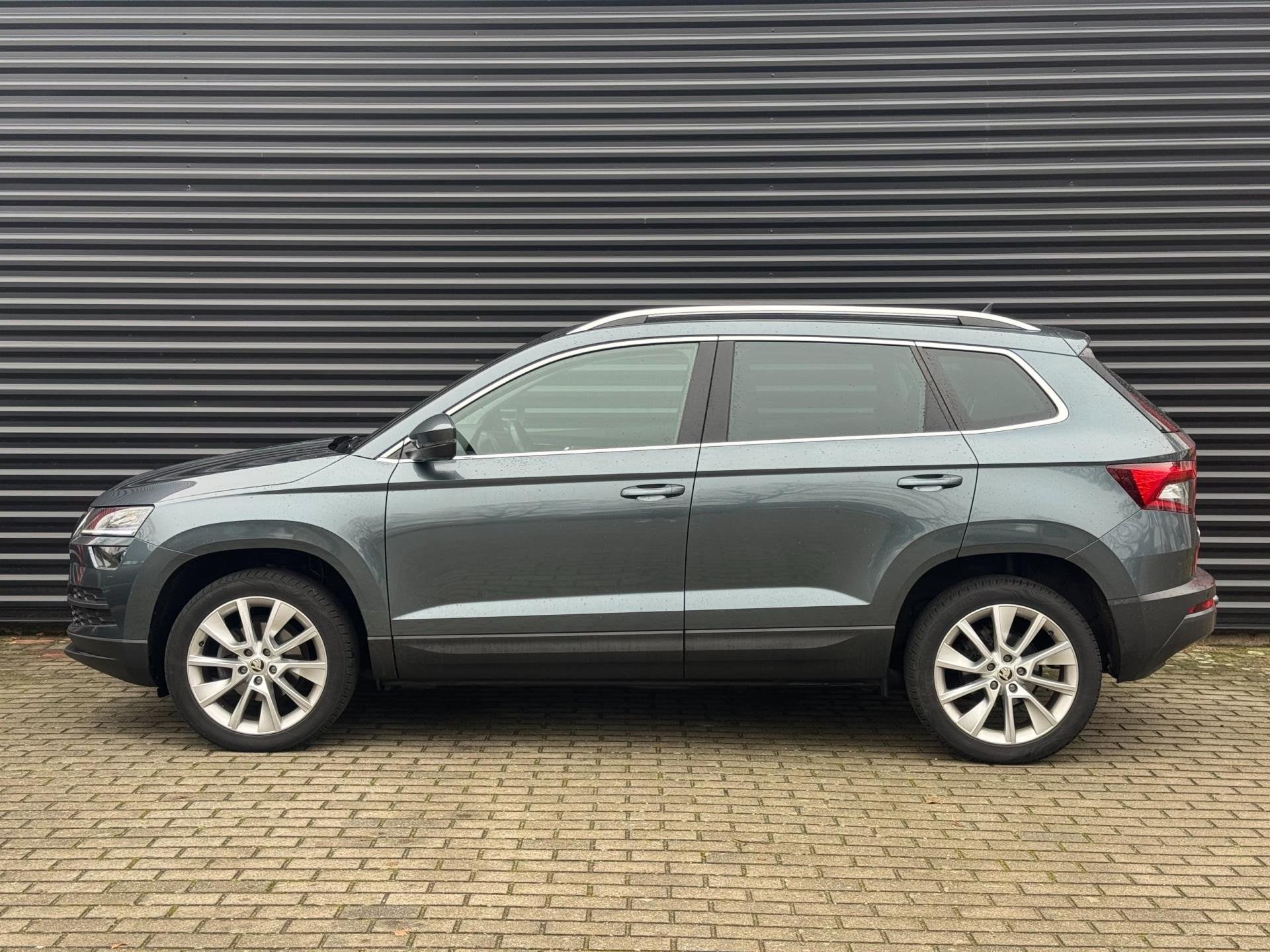 Skoda Karoq Sportline Business | Pano | Adaptive LED | ACC |, Auto's, 4 cilinders, 150 pk, Bedrijf, 690 kg