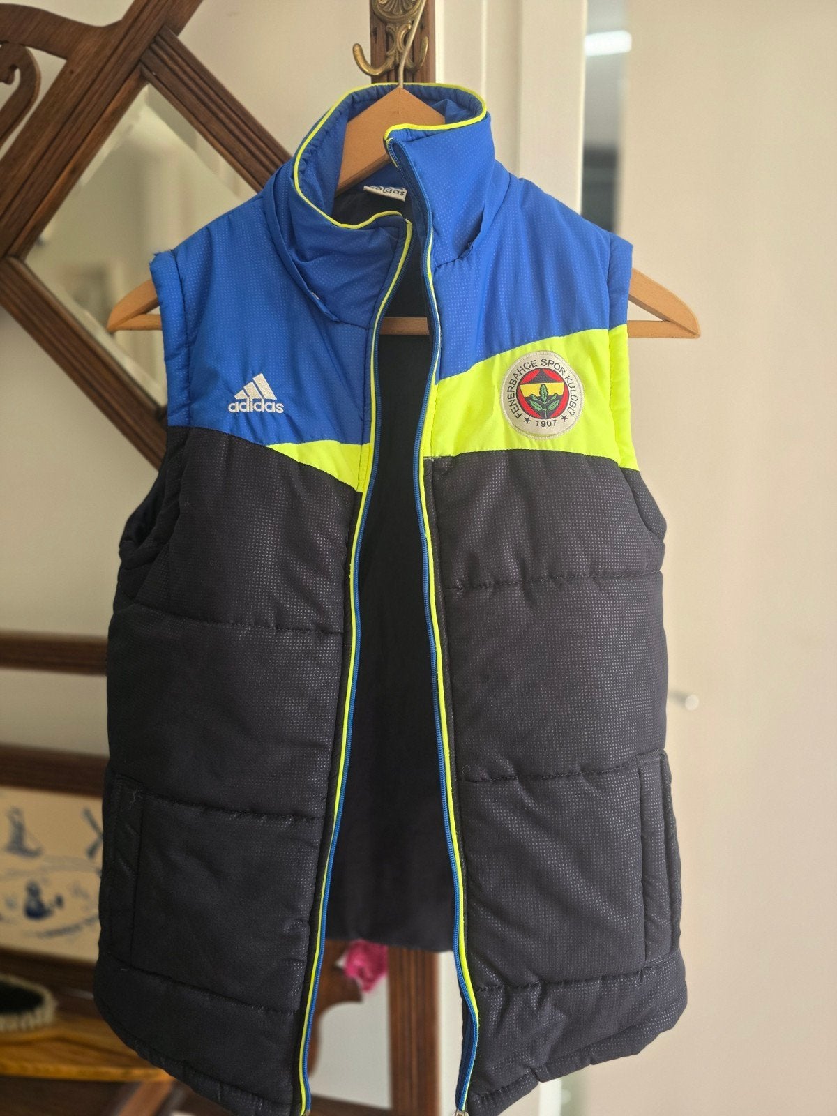 Adidas Fenerbahçe Bodywarmer - Maat S, Meerkleurig, Ophalen of Verzenden, Zo goed als nieuw, Adidas