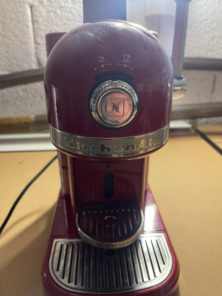 KitchenAid Artisan Nespresso Koffiemachine Rood, Ophalen, Gebruikt, Koffiemachine, 4 tot 10 kopjes