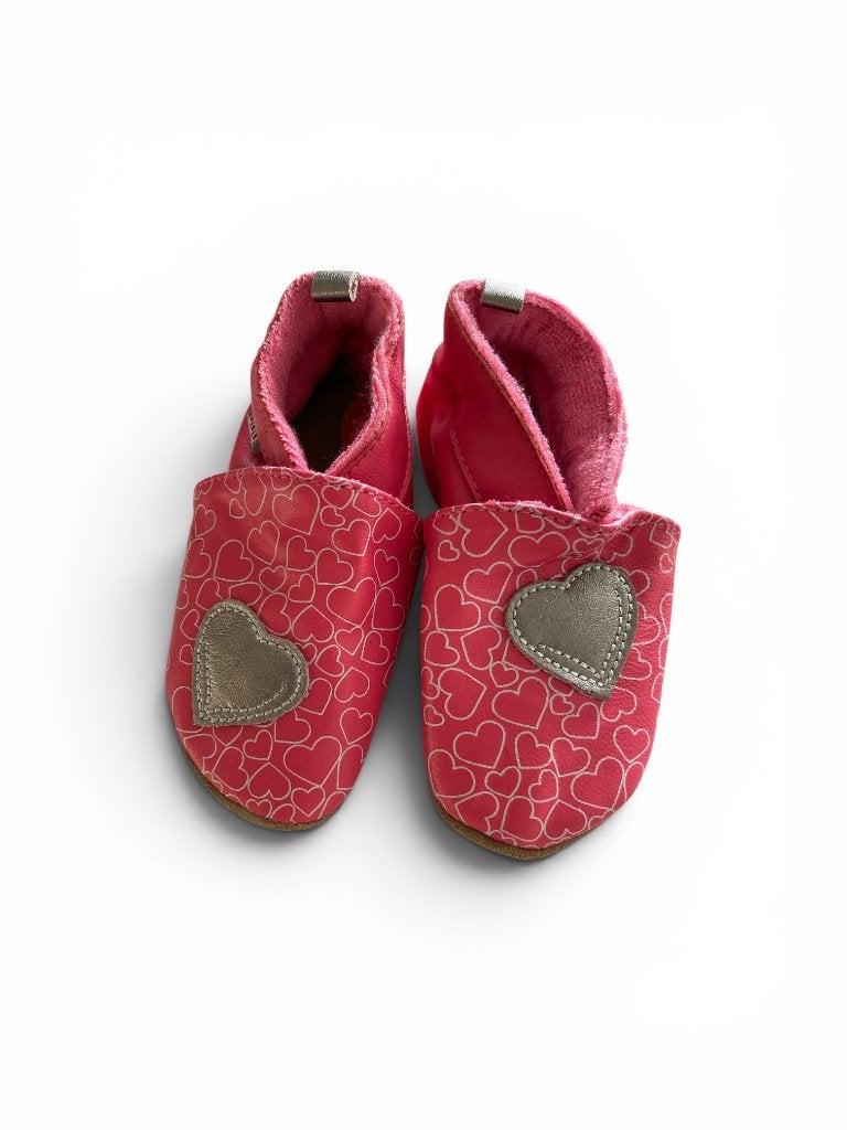 Koopje! Fuchsia leren babyslofjes met hartjes van Melton, Slofjes, Meisje, Ilewap, Nieuw